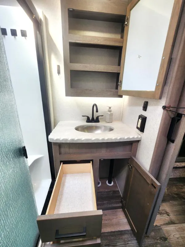 2021 Keystone Raptor 429, Photos photo 57