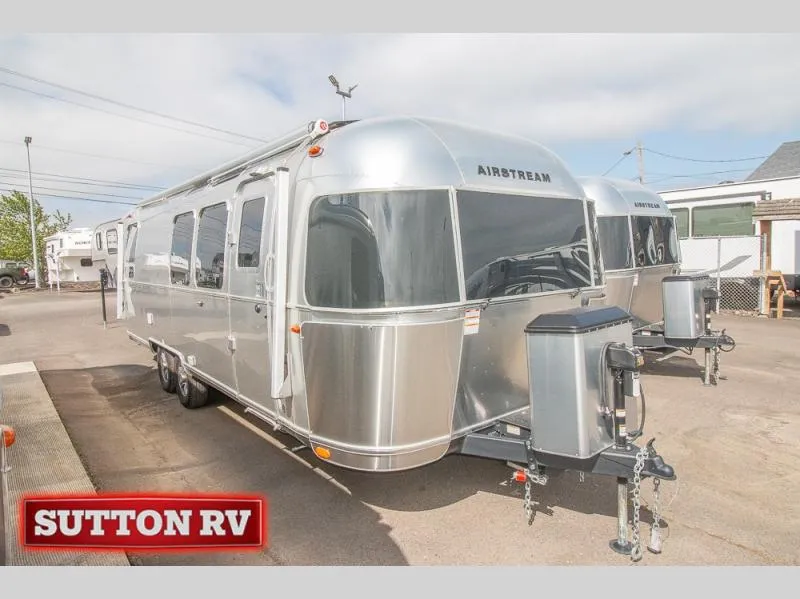 2023 Airstream Classic 30RB - Photo 4