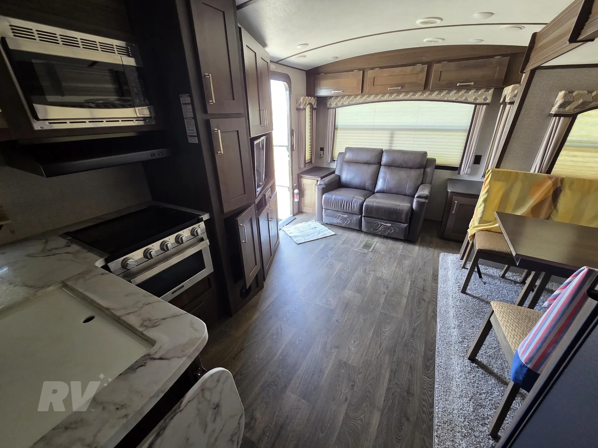 2019 Keystone Laredo 275RL - Photo 4