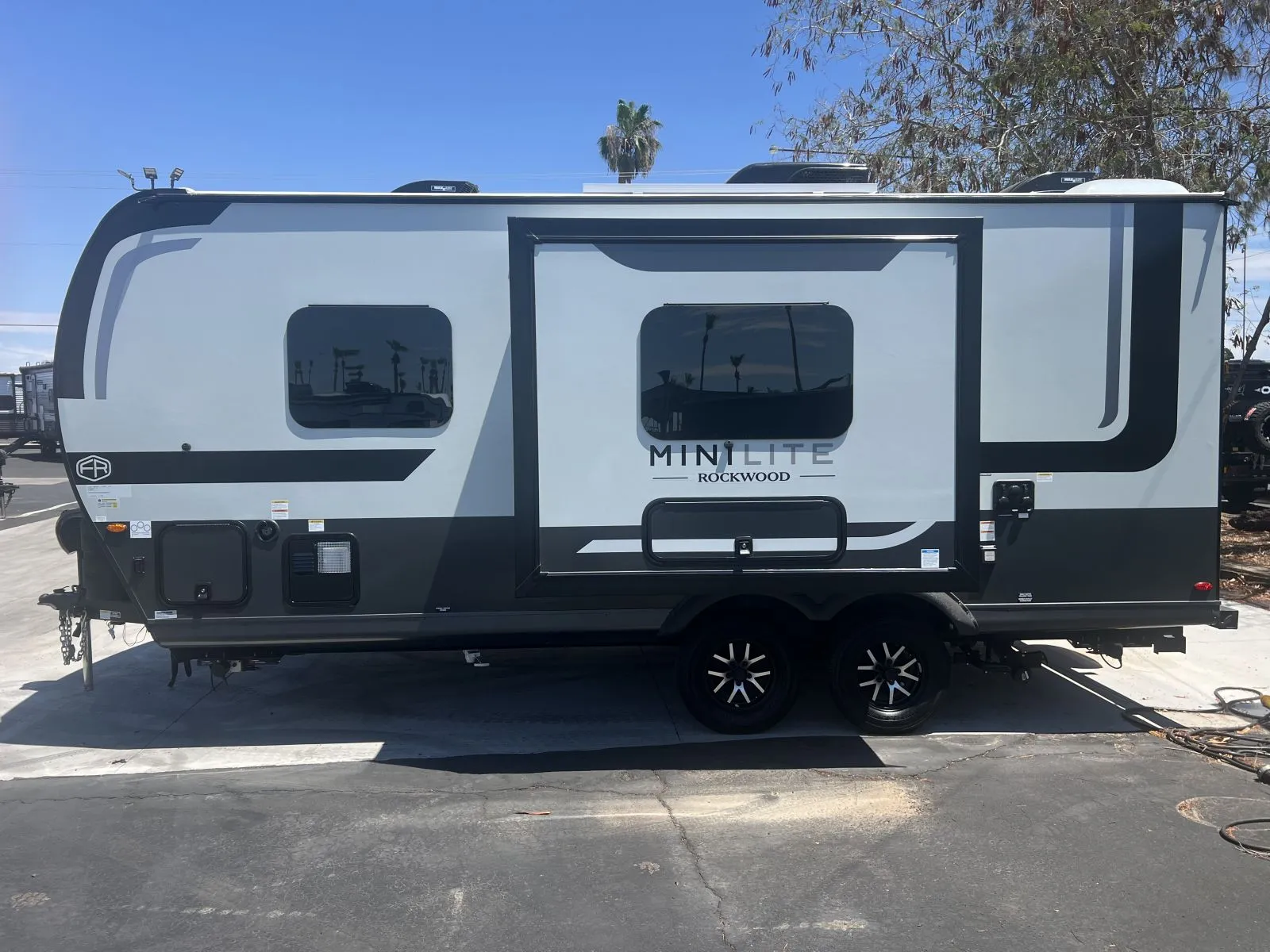 2026 Forest River Rockwood Mini Lite 2109S - Photo 4
