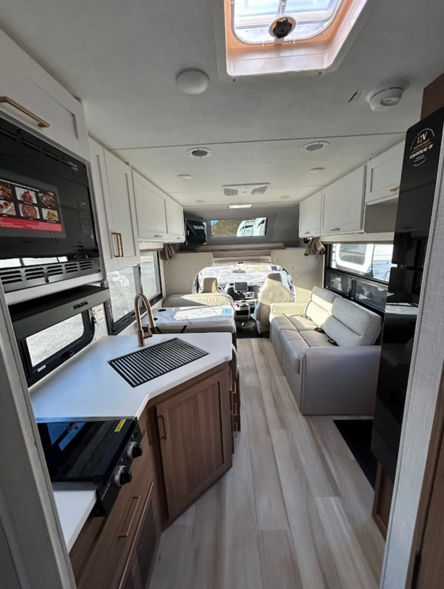 2026 Thor Motor Coach Freedom Eddie Bauer 28ED - Photo 4