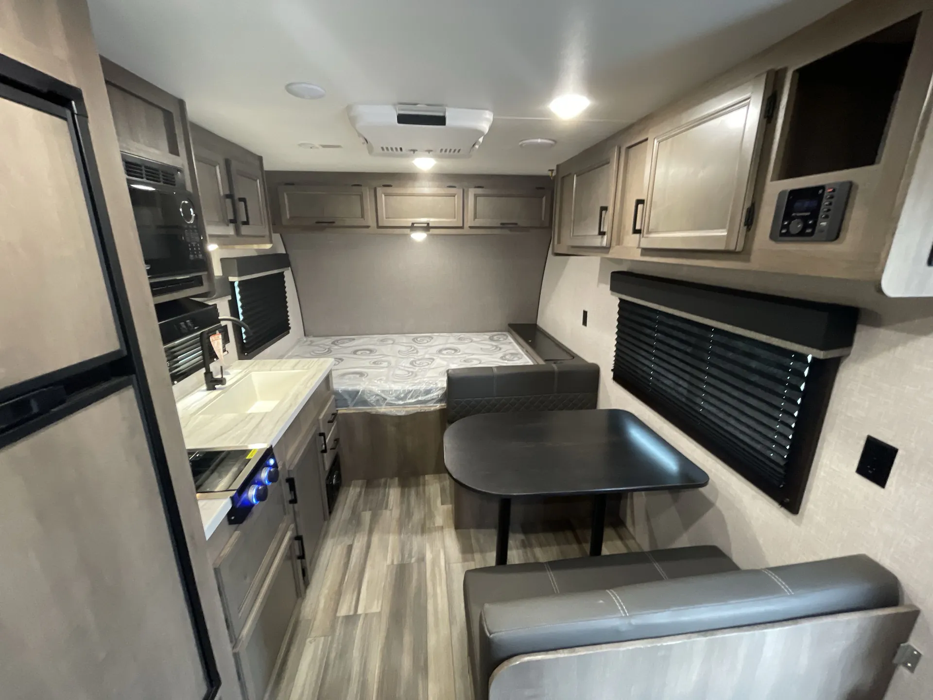 2023 Starcraft Autumn Ridge 172FB — living area main