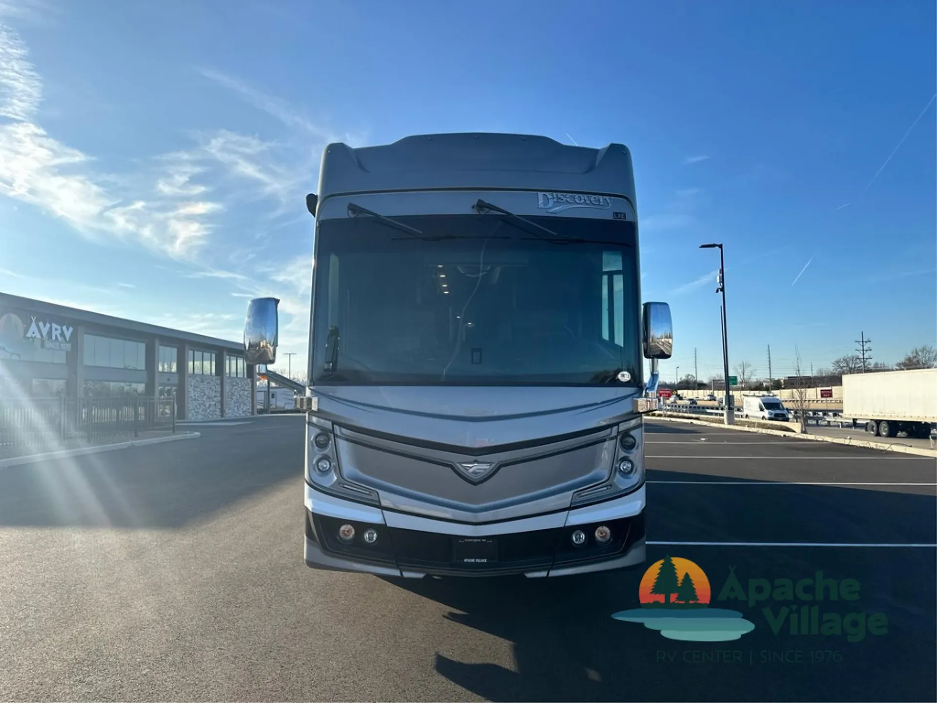 2024 Fleetwood Discovery LXE 40M - Photo 3