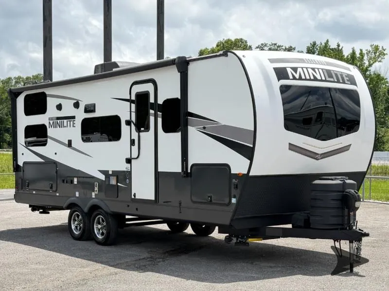 2024 Forest River Rockwood Mini Lite 2509S - Photo 2