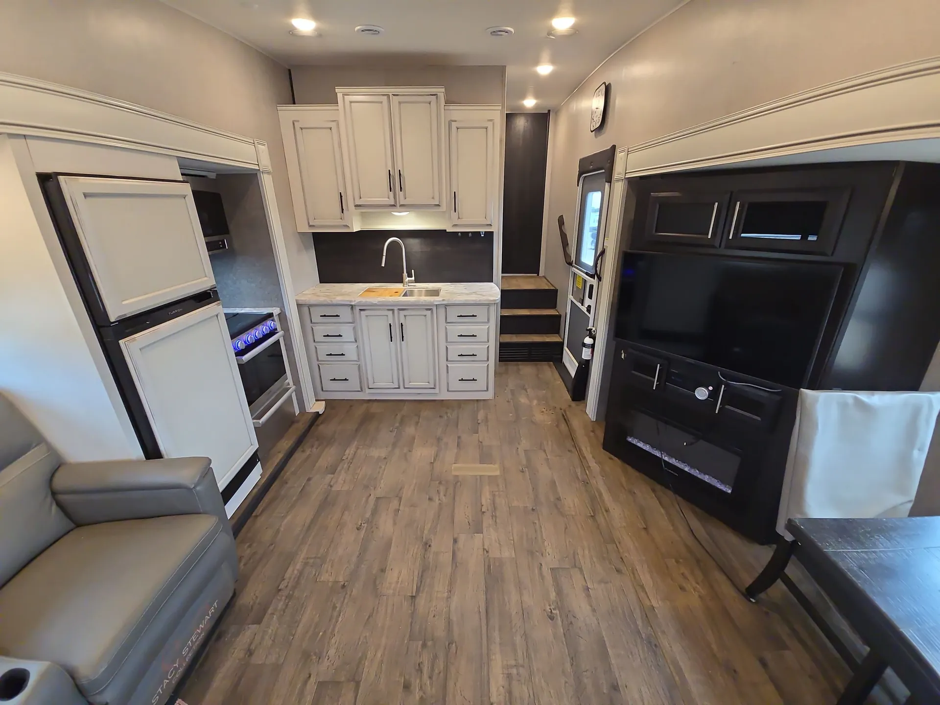 2021 Jayco Eagle HT 27RL — living area main
