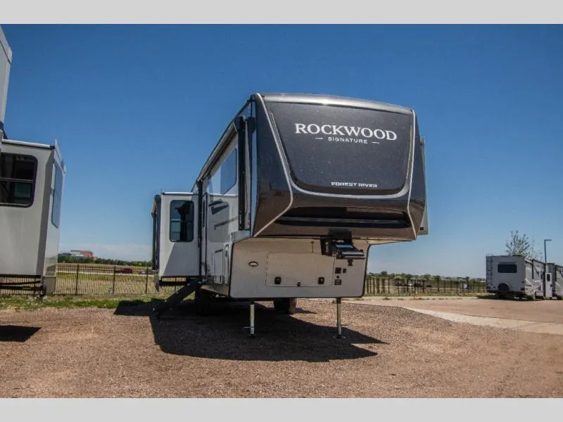 2027 Forest River Rockwood Signature 371RK - Photo 2