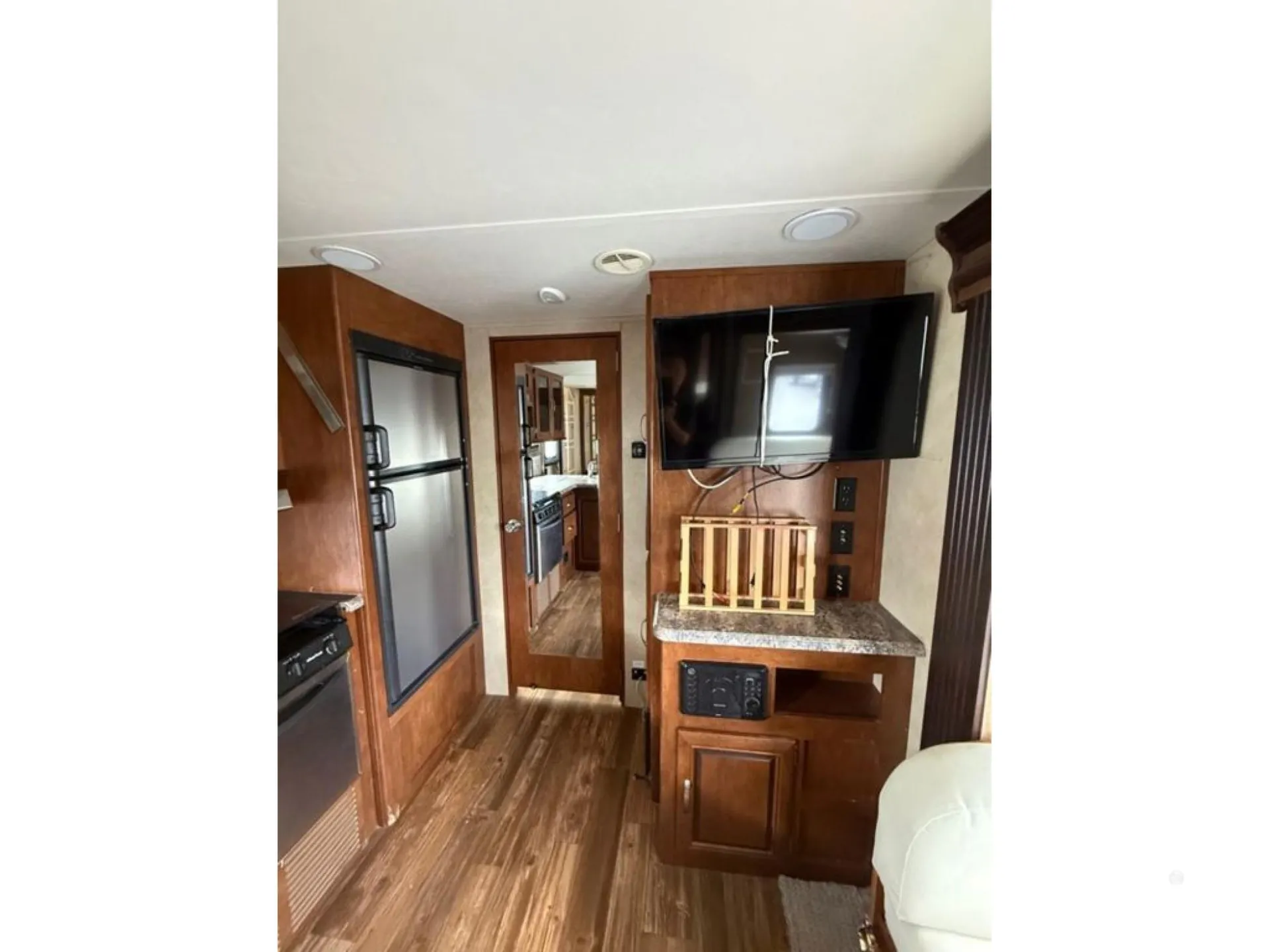 2016 Forest River Vibe Extreme Lite 21FBS dealer photo 9 from Motorhomes of California