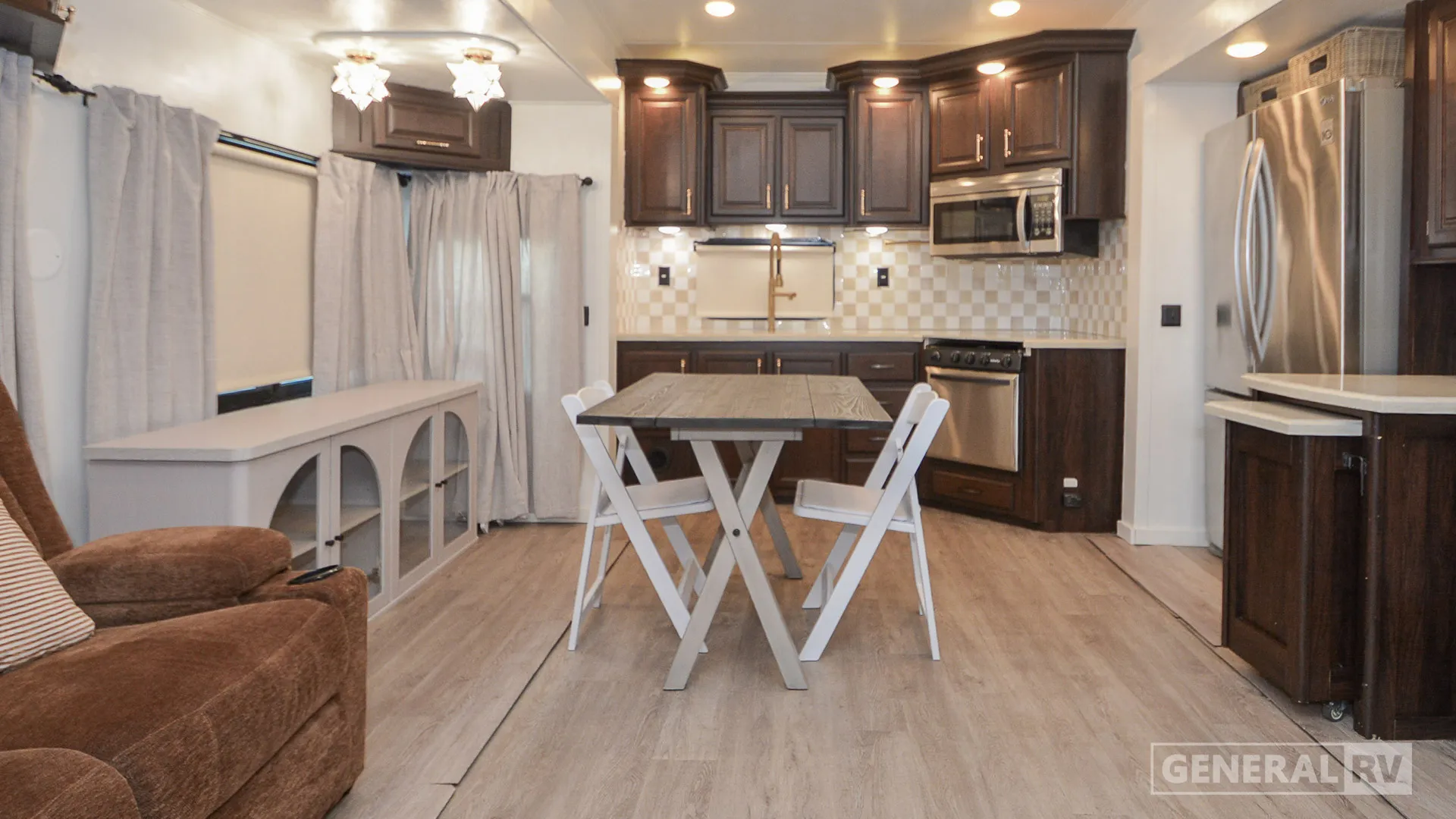 2016 Palomino Columbus 340RK - Photo 3
