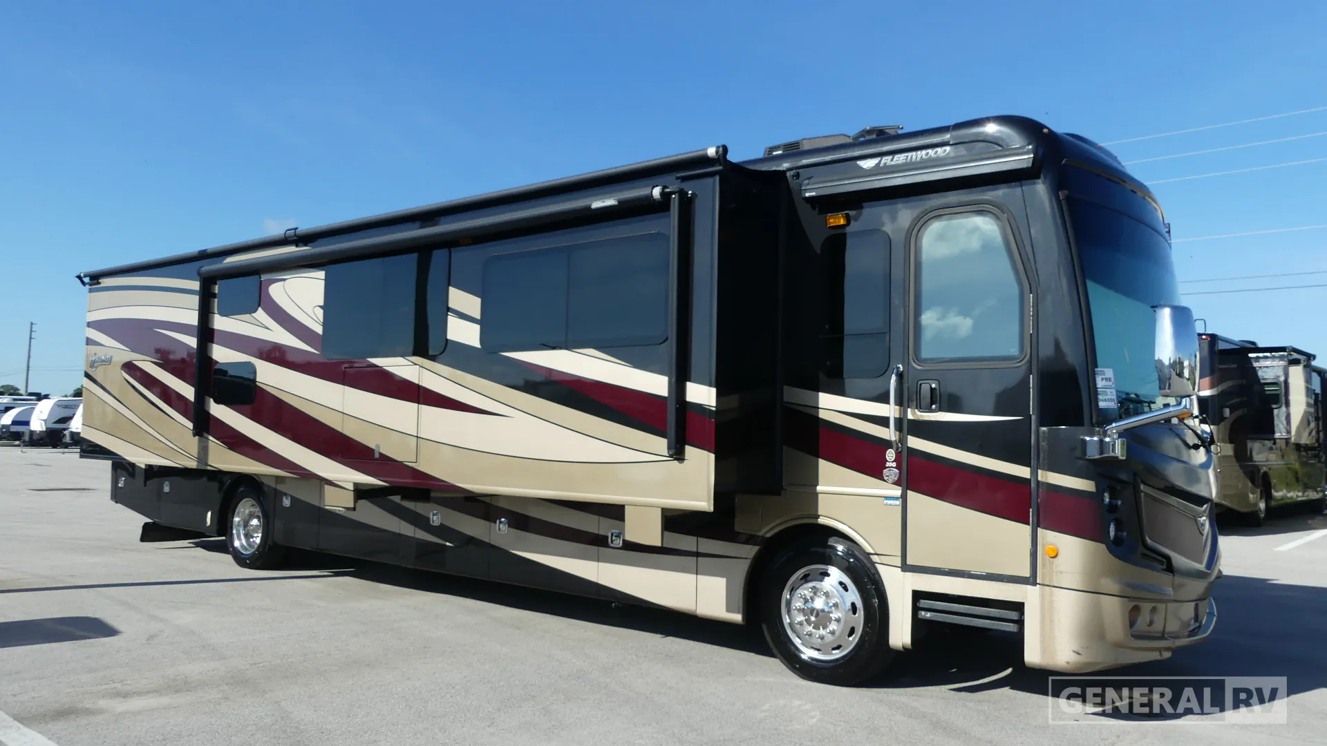 2017 Fleetwood Discovery 39G - Photo 2