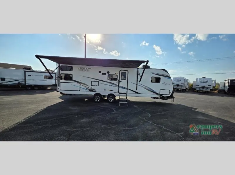 2023 Coachmen Freedom Express Ultra Lite 294BHDS - Photo 4