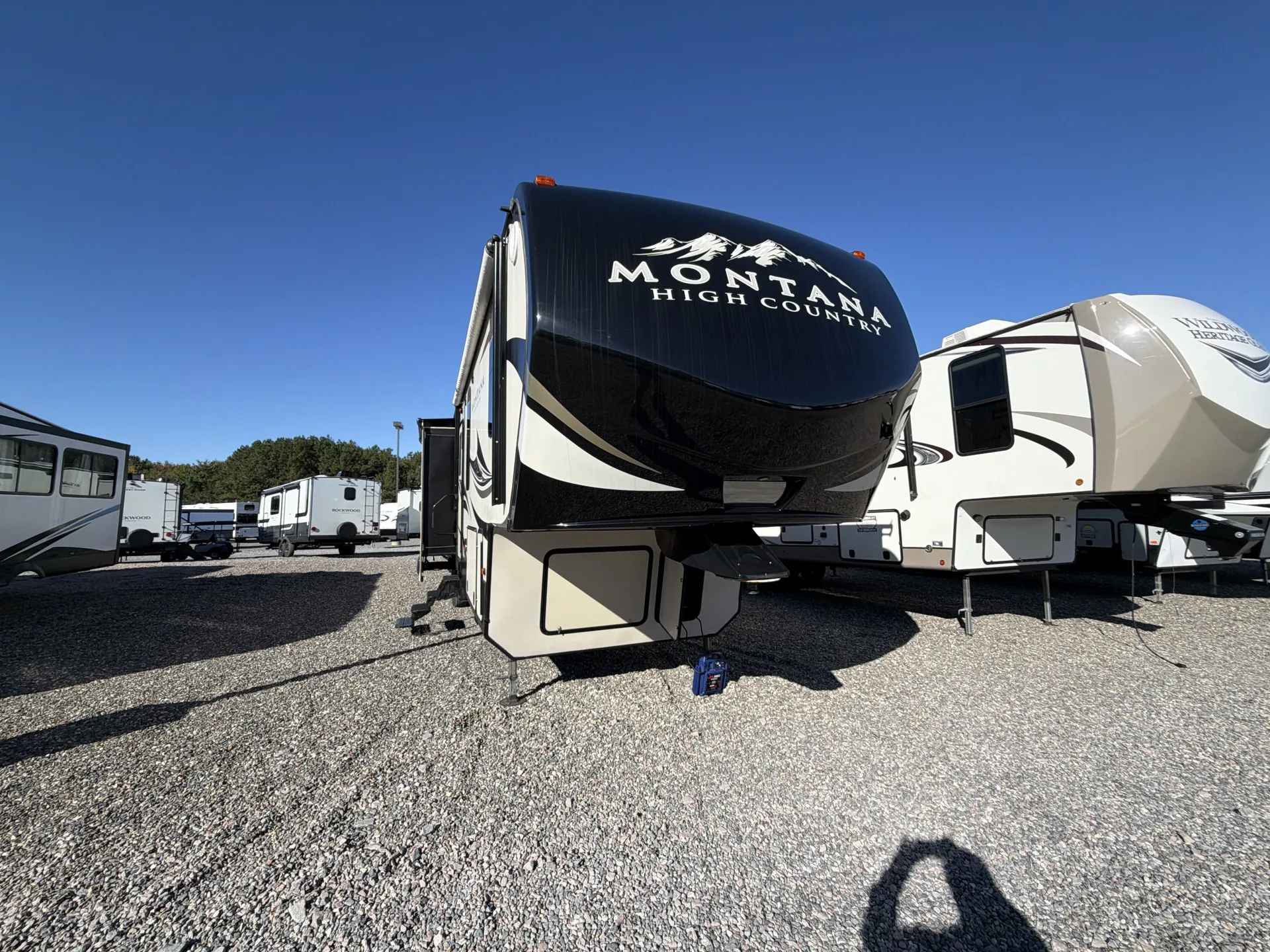 2017 Keystone Montana High Country 358BH - Photo 2