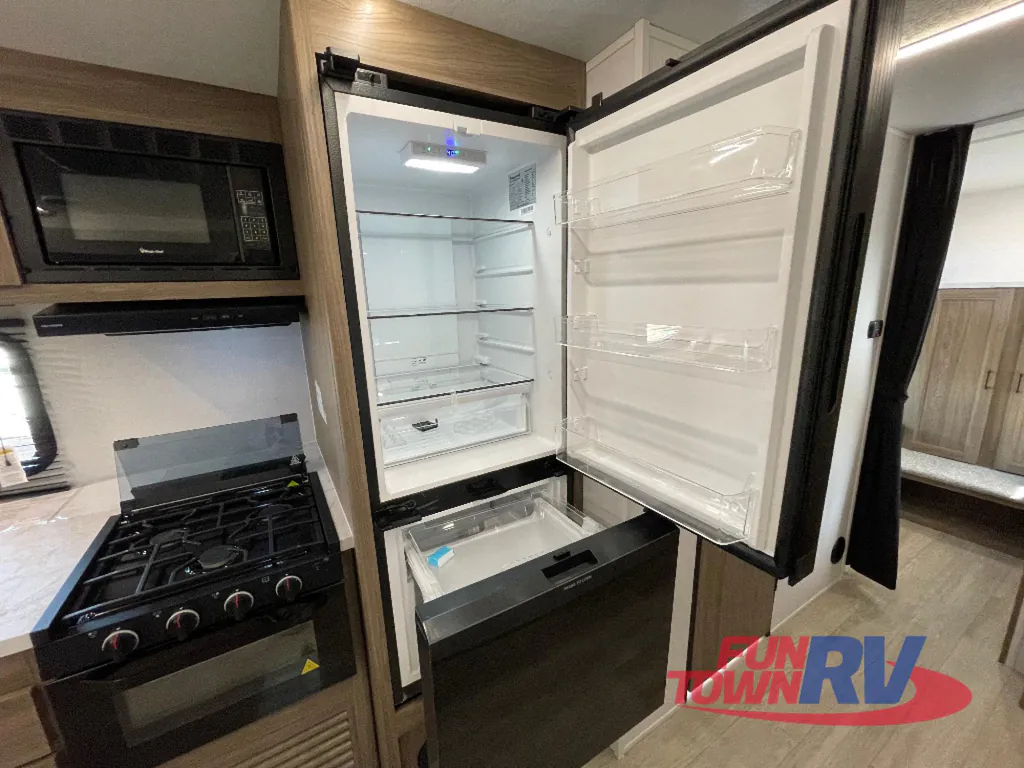 2026 Coachmen Freedom Express Select 29SE, Photos photo 17