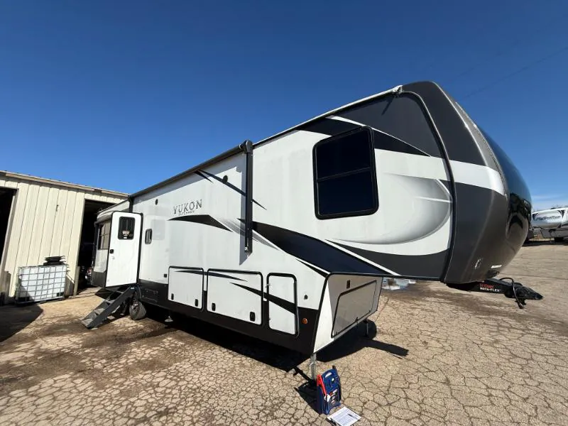 2022 Dutchmen Yukon 410RD dealer photo 1 from Kunes RV