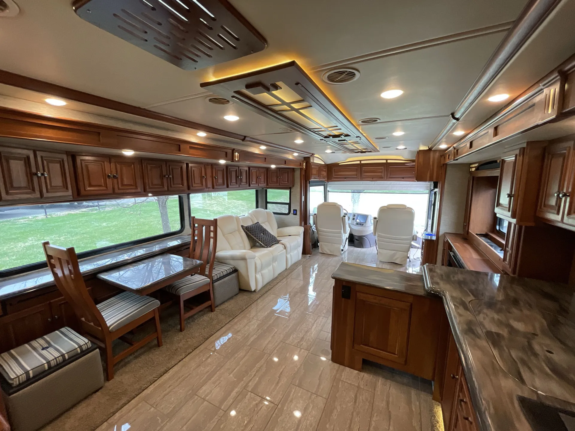 2017 Winnebago Tour 45RD — living area main