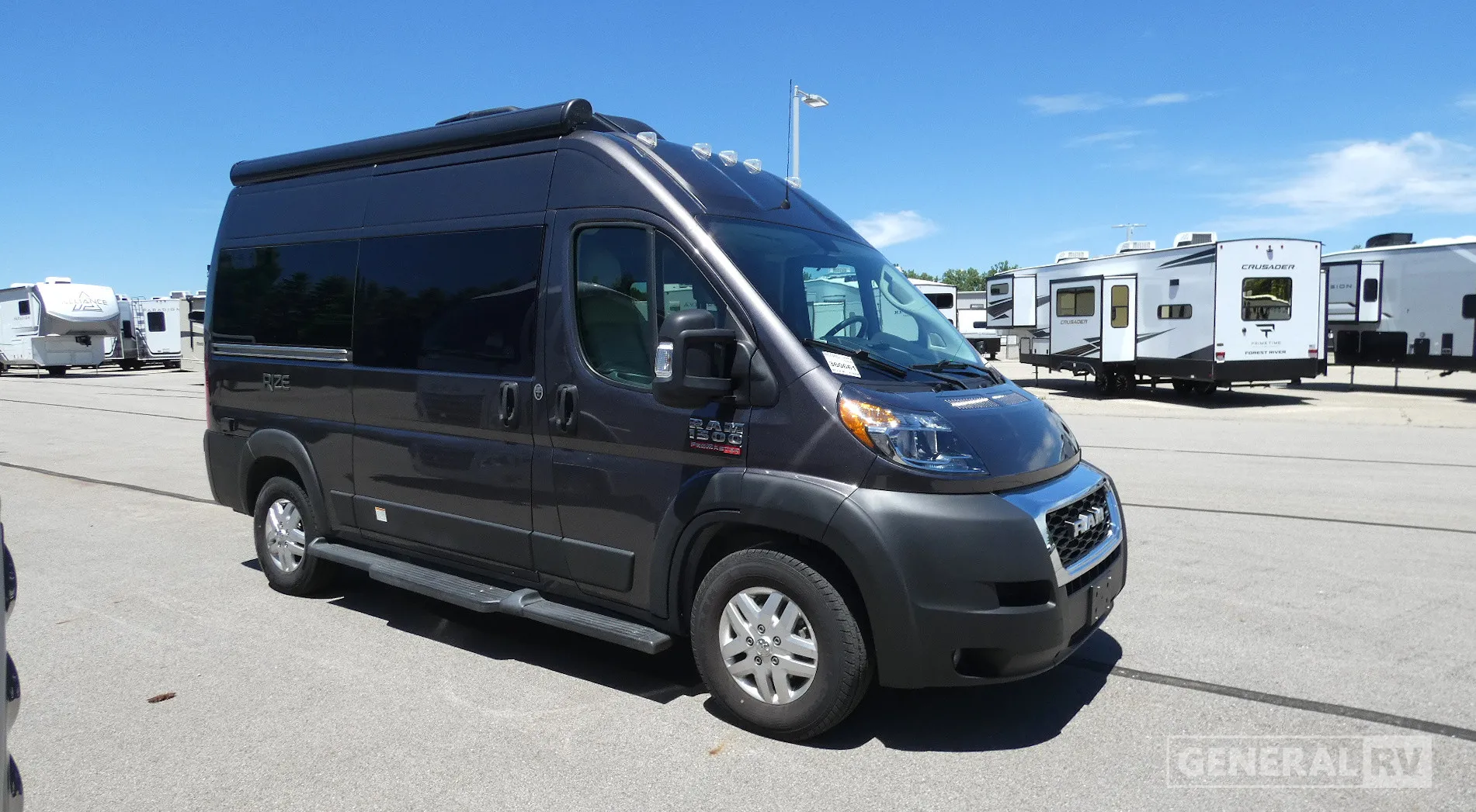 2023 Thor Motor Coach Rize 18M - Photo 2