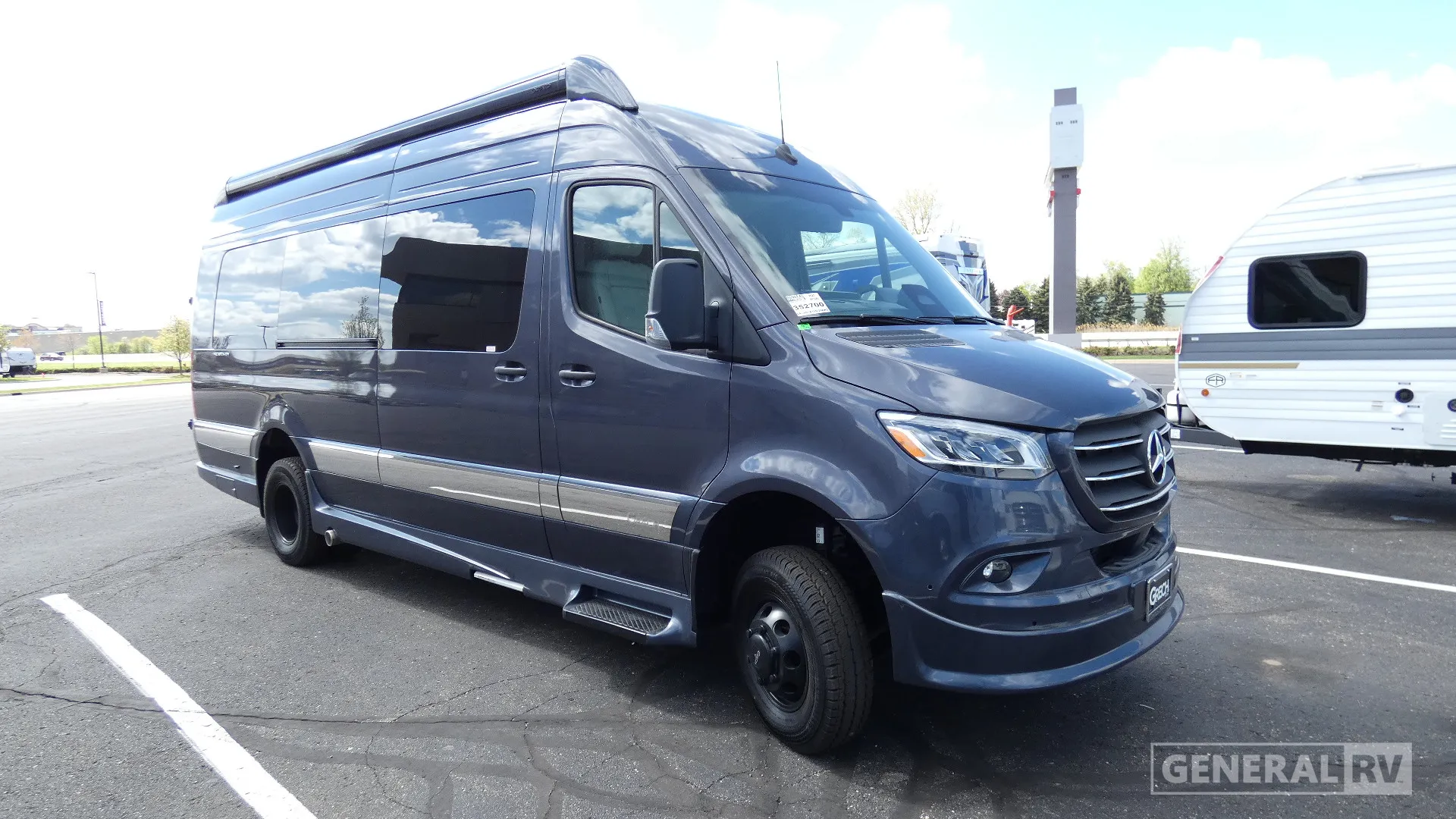 2027 Grech Motors Vacanza-ion 24AWD - Photo 2