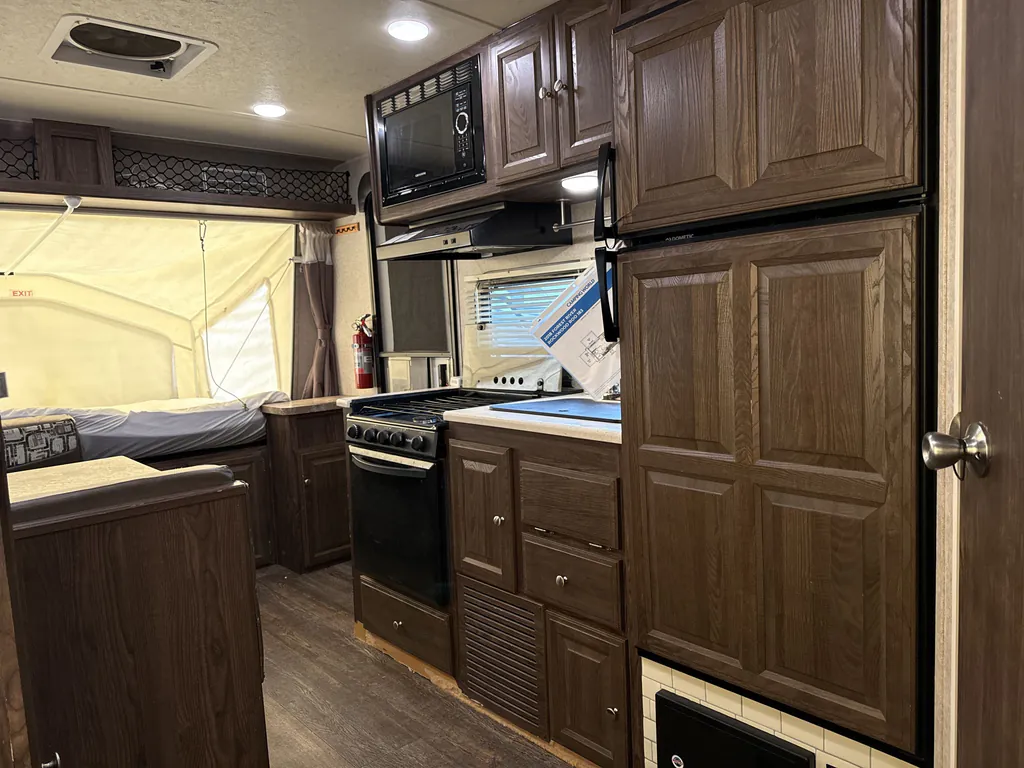 2018 Forest River Rockwood Roo 183, Photos photo 11