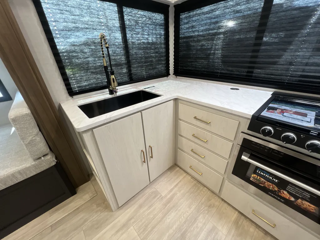 2027 Forest River Vibe 3400SB, Photos photo 13