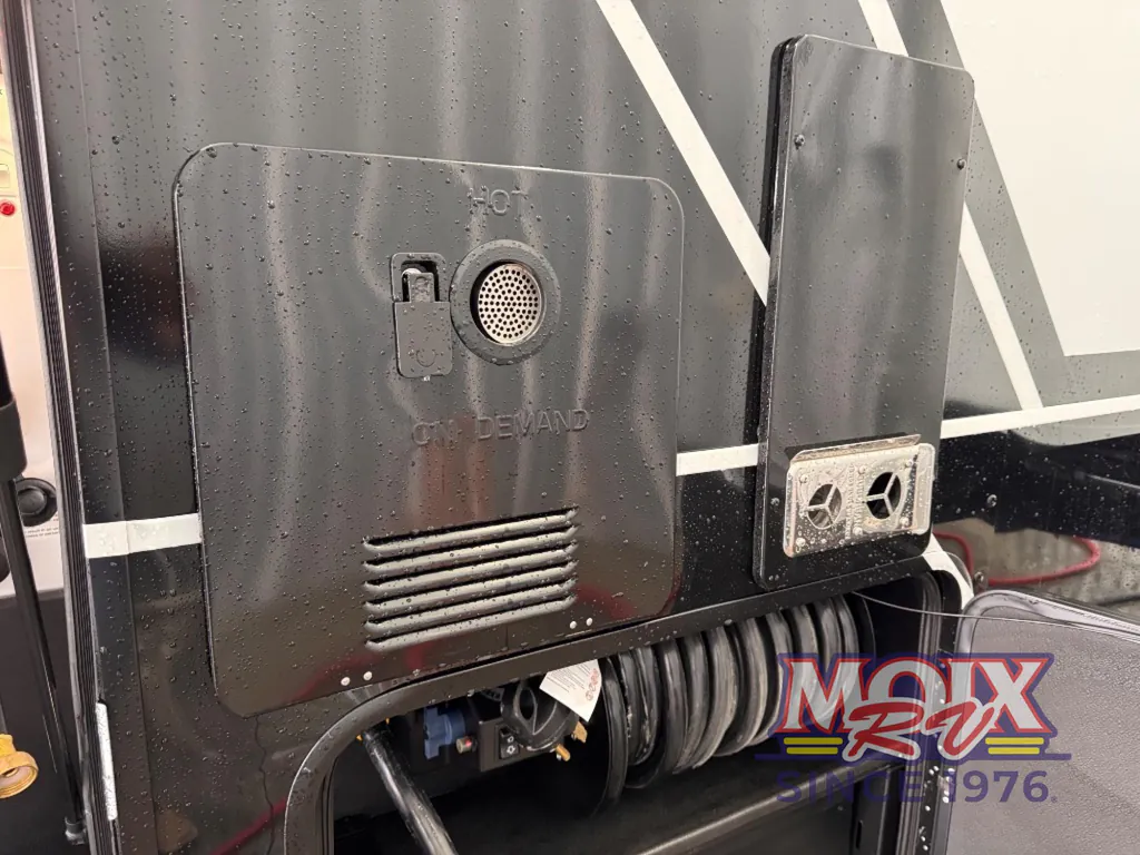 2026 Brinkley Model G 4100, Photos photo 23