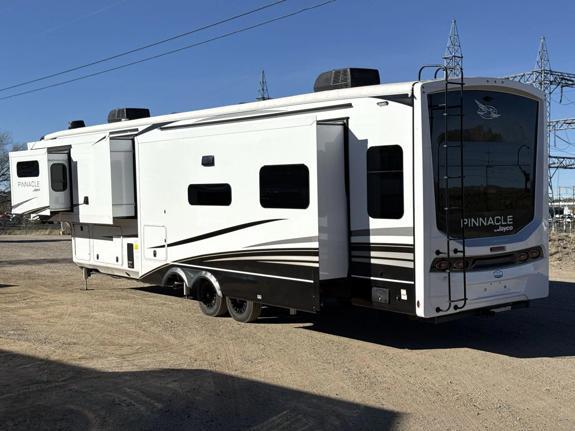 2026 Jayco Pinnacle 38SSWS - Photo 4