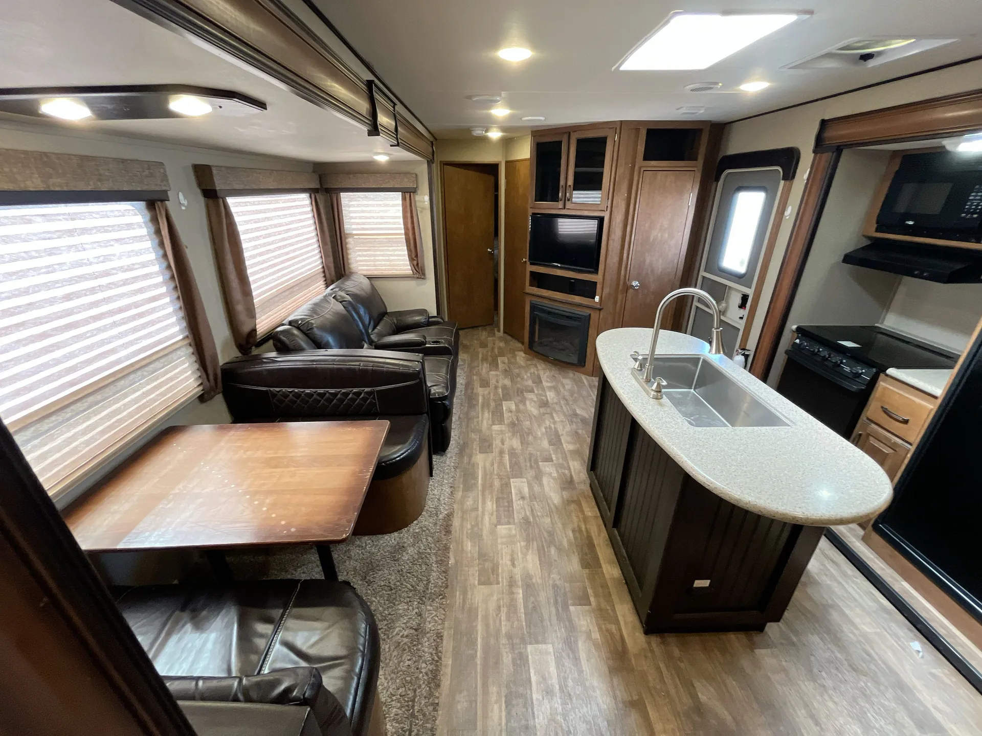 2016 Grand Design Reflection 308BHTS — living area main