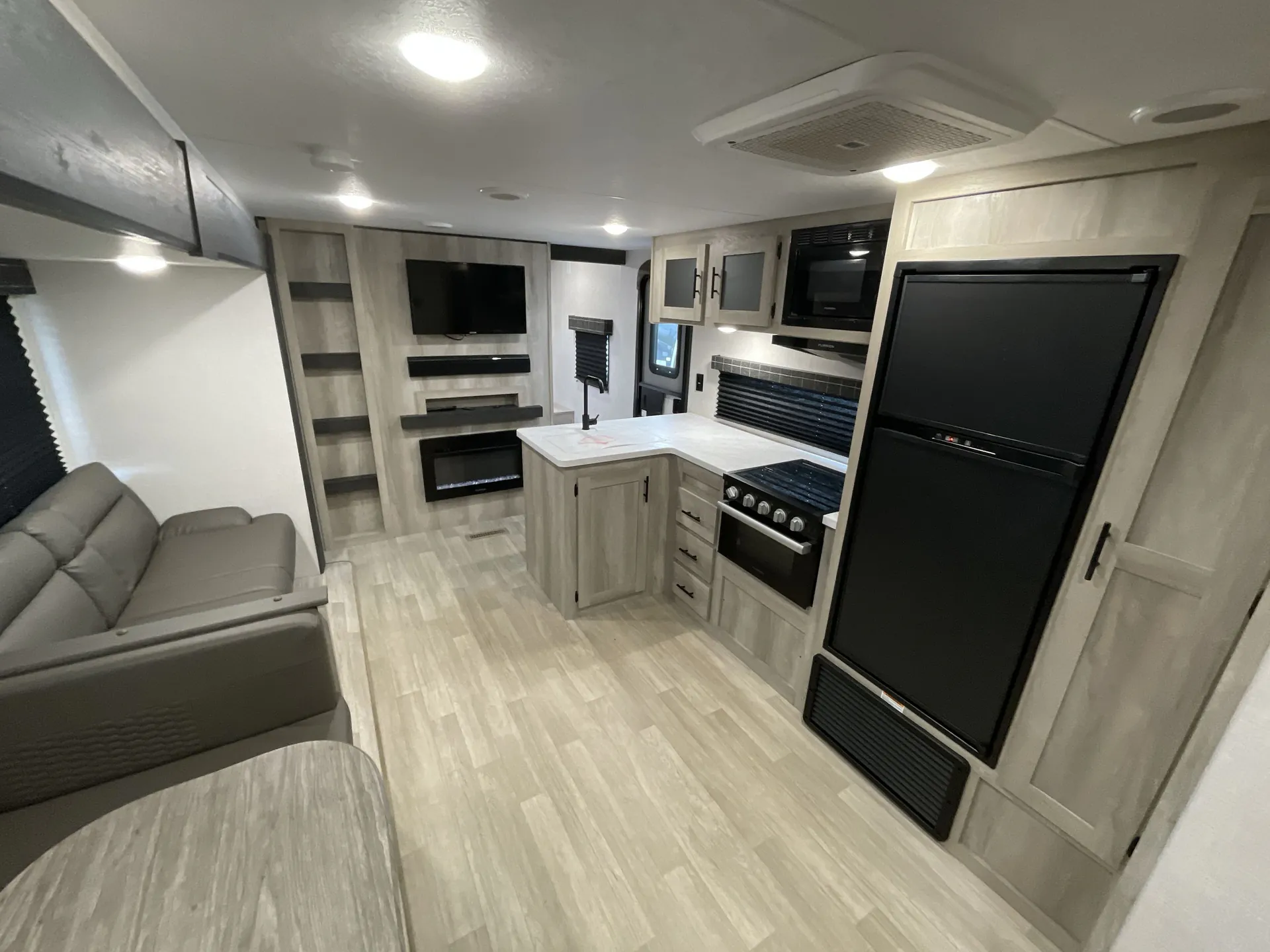 2024 K-Z Rv Sportsmen Se 332BHKSE — living area main