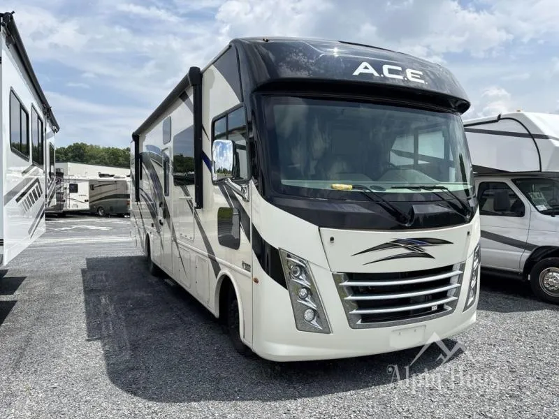 2022 Thor Motor Coach A.C.E 32.3 - Photo 2