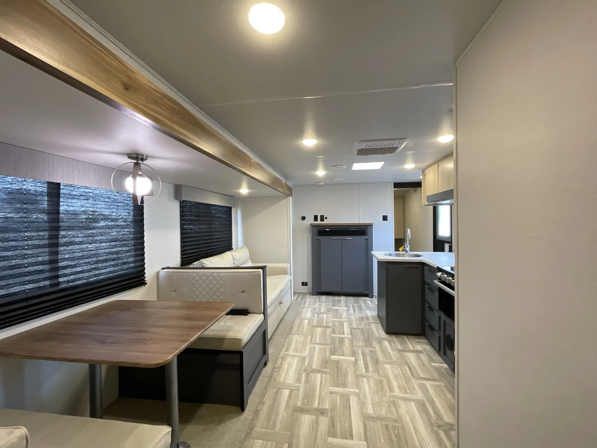 2024 Prime Time Tracer LE 308BRDLE — living area main