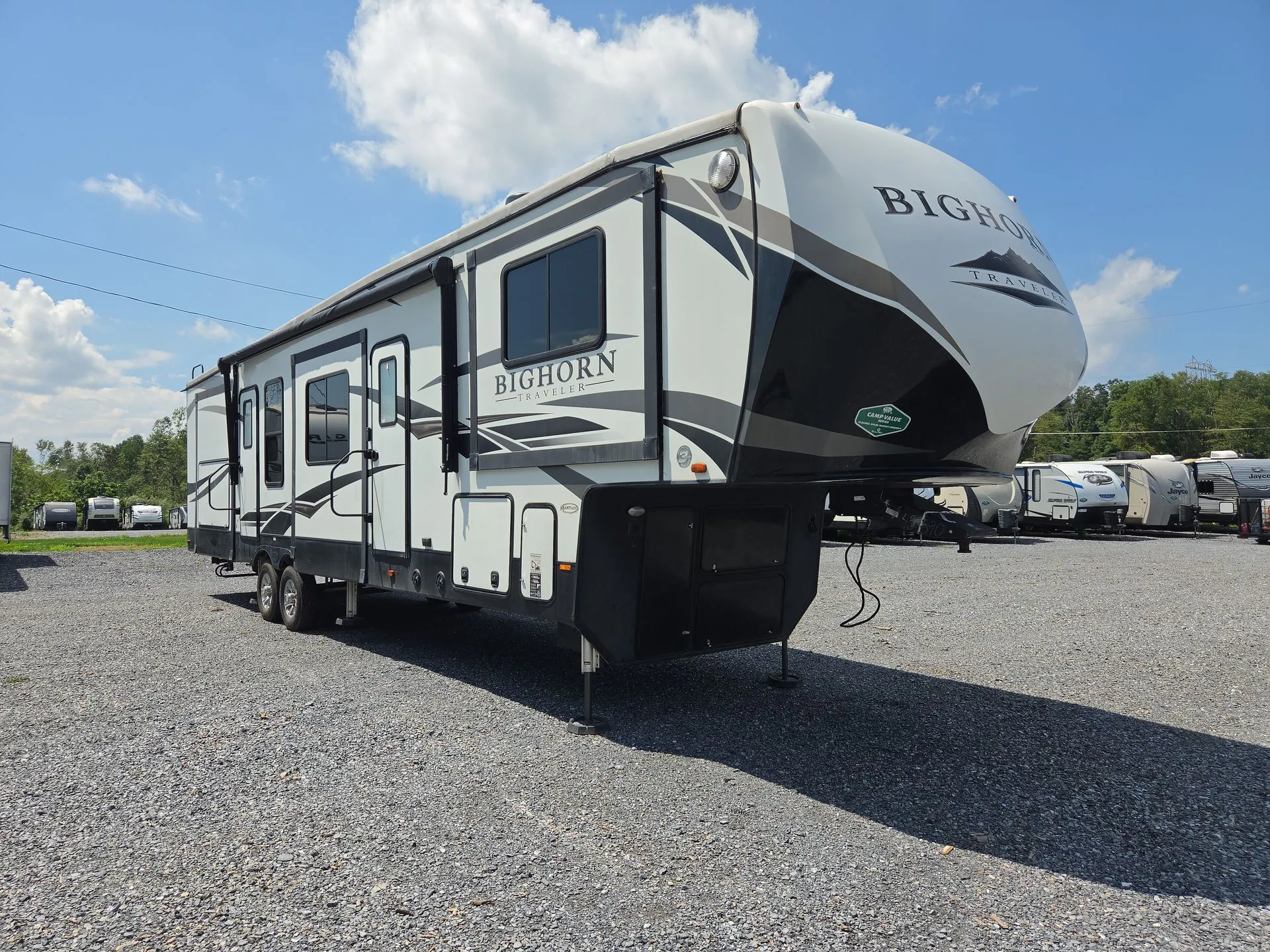 2021 Heartland Bighorn Traveler 38FL - Photo 3