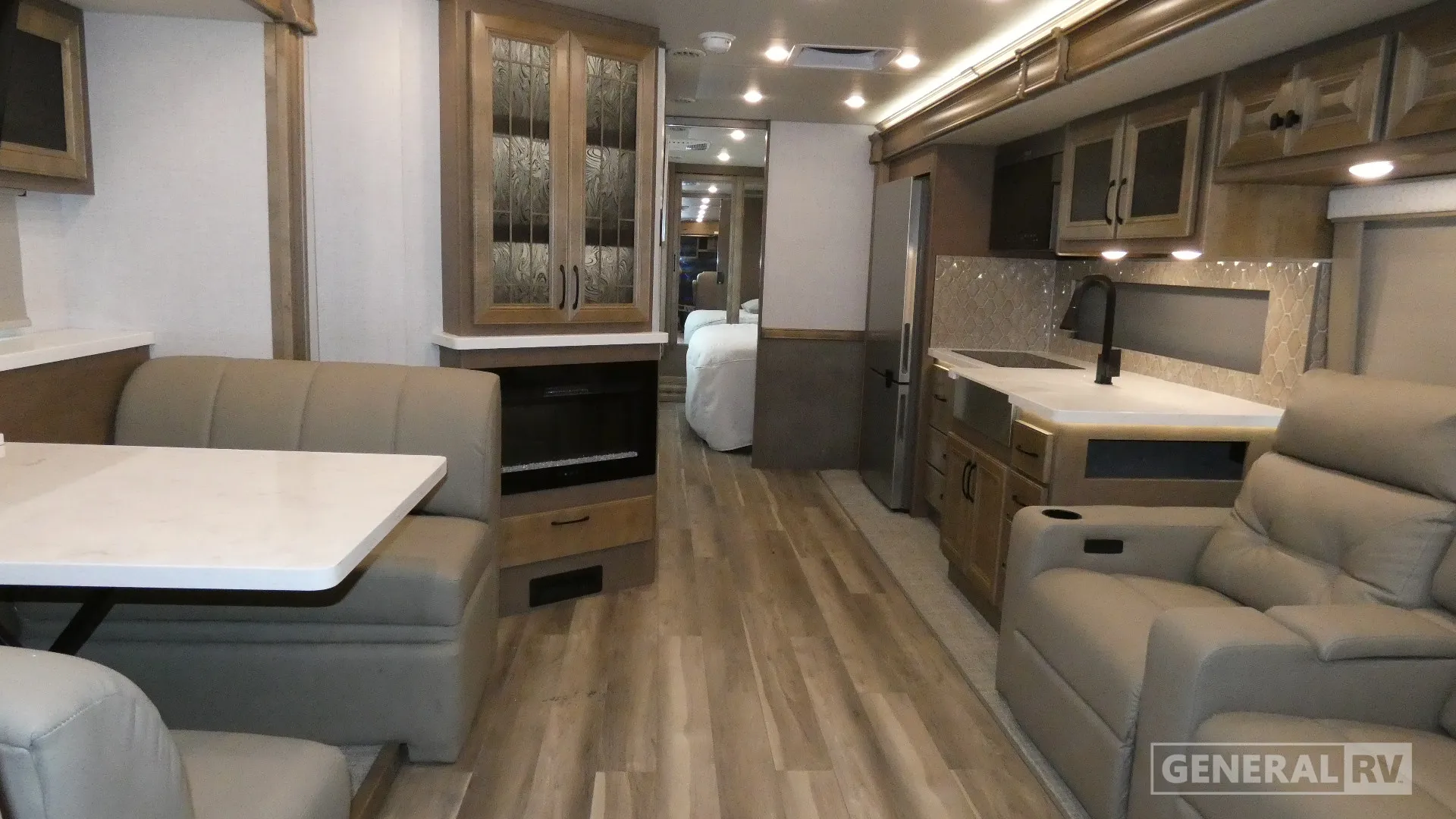 2026 Fleetwood Frontier 33TL - Photo 3
