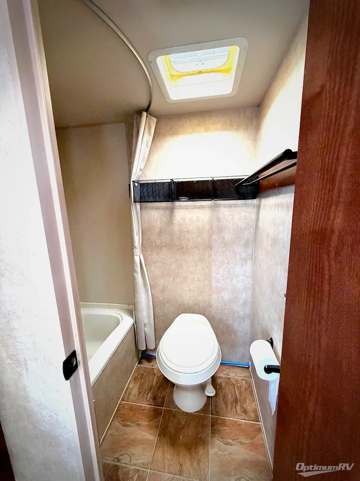 2018 Forest River Wildwood X-Lite 230BHXL — Photo 7