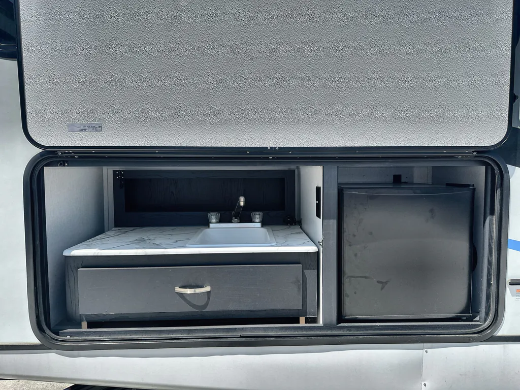 2023 Coachmen Freedom Express Ultra Lite 274RKS, Photos photo 23