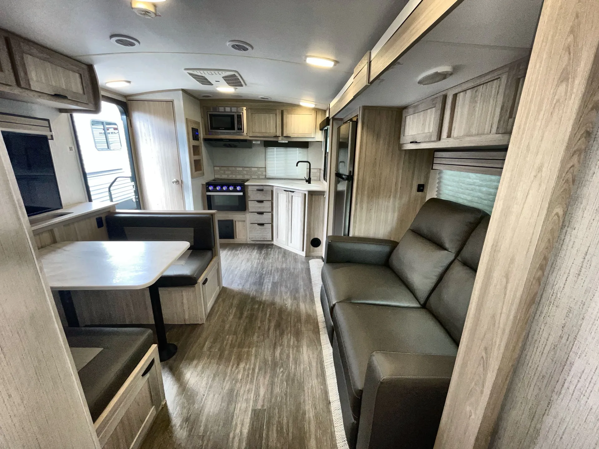 2022 Cruiser RV Shadow Cruiser SC248RKS — living area main