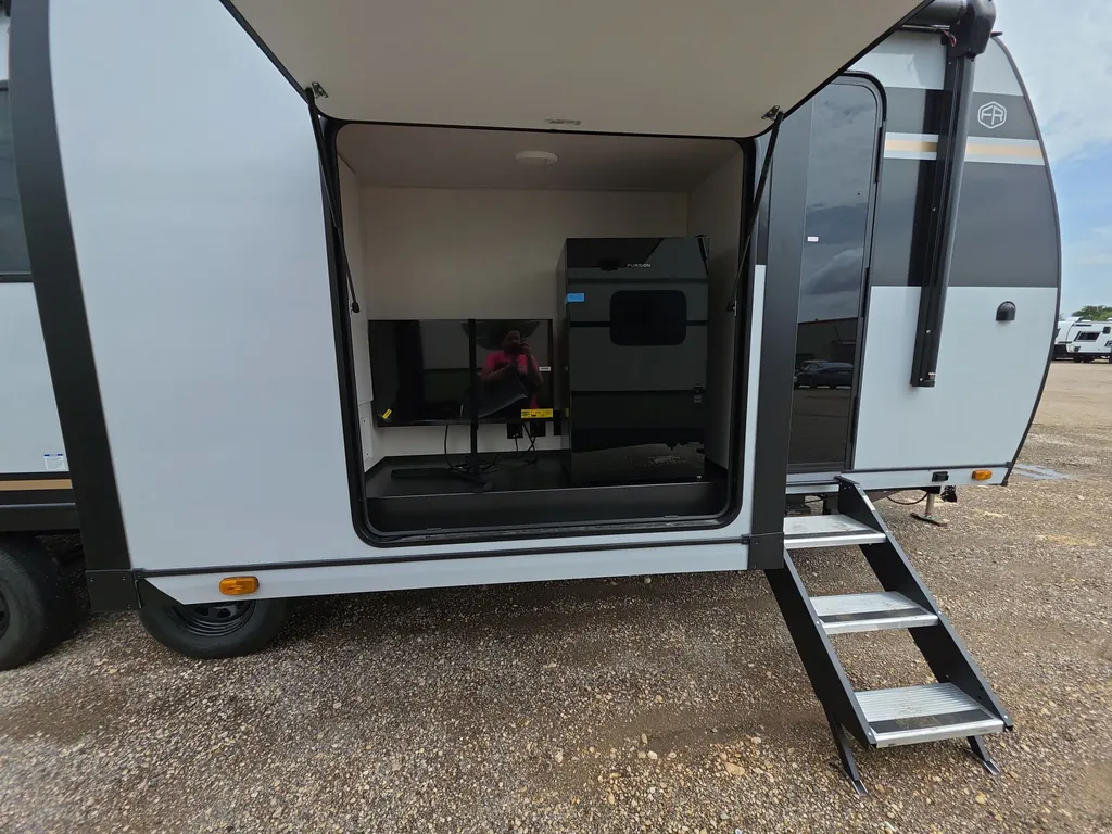 2026 Forest River Vibe Extreme Lite 2500FIK, Photos photo 5
