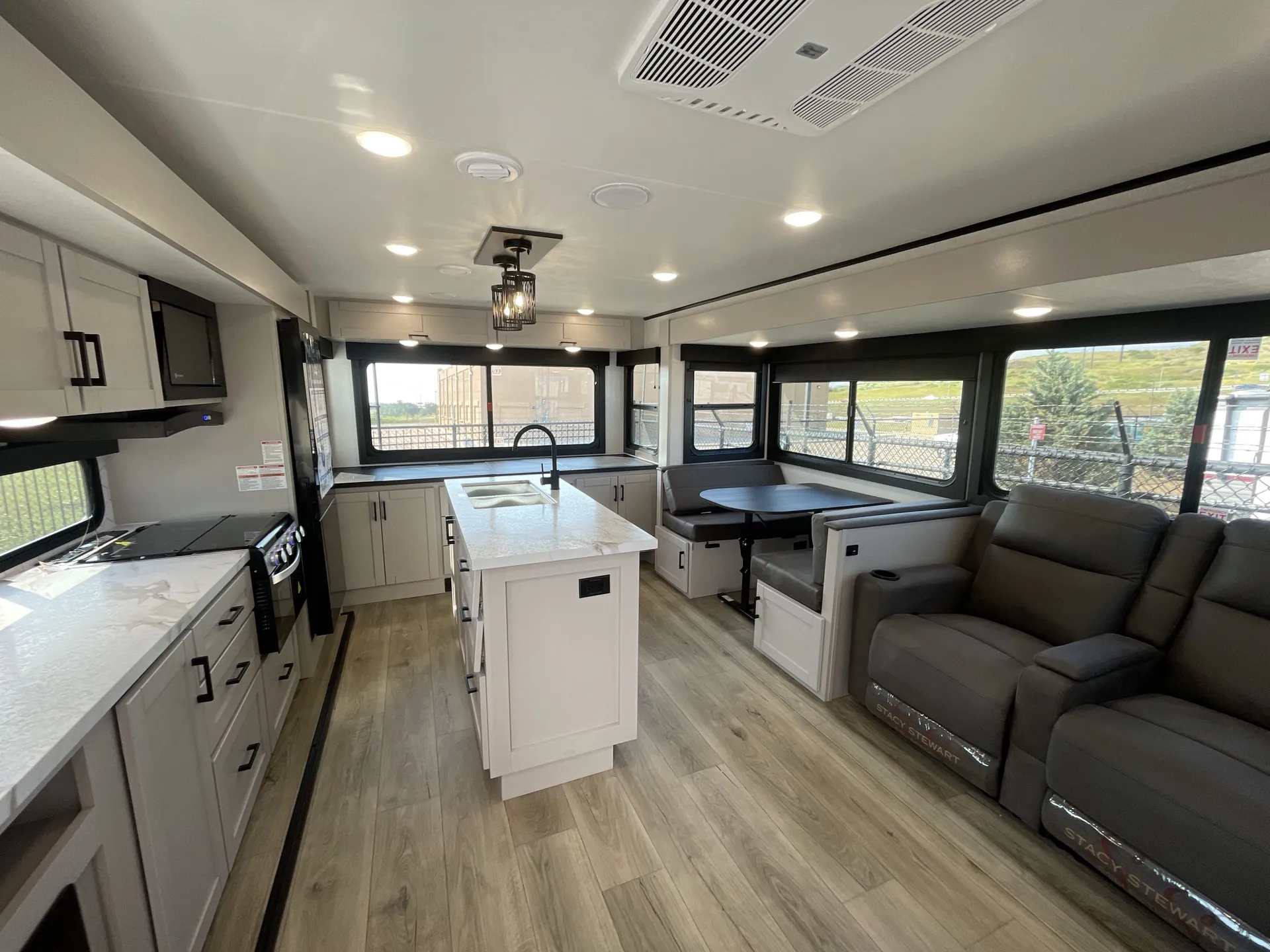2026 Jayco Jay Feather 27MK - Photo 3