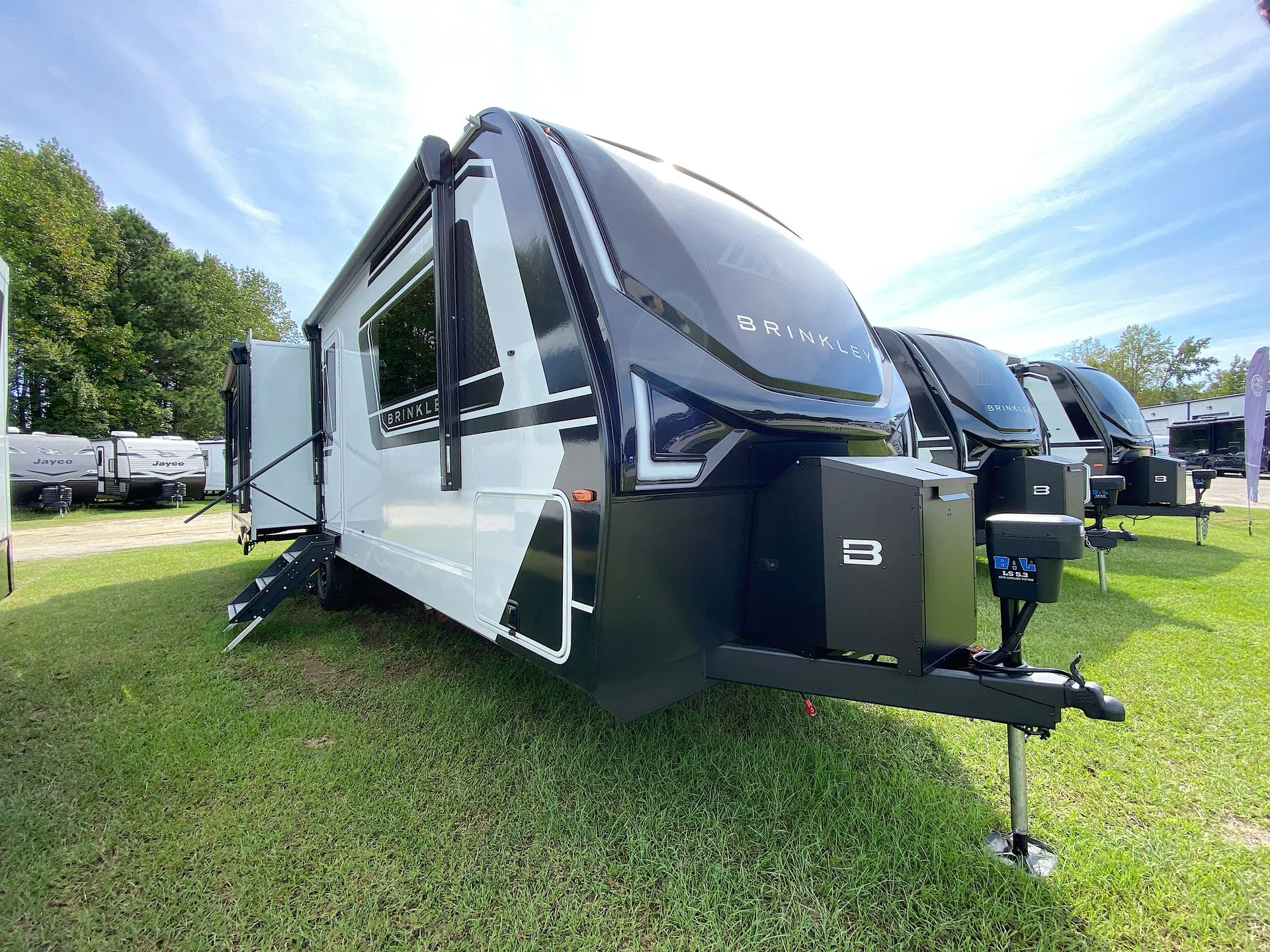 2025 Brinkley Model Z AIR 285