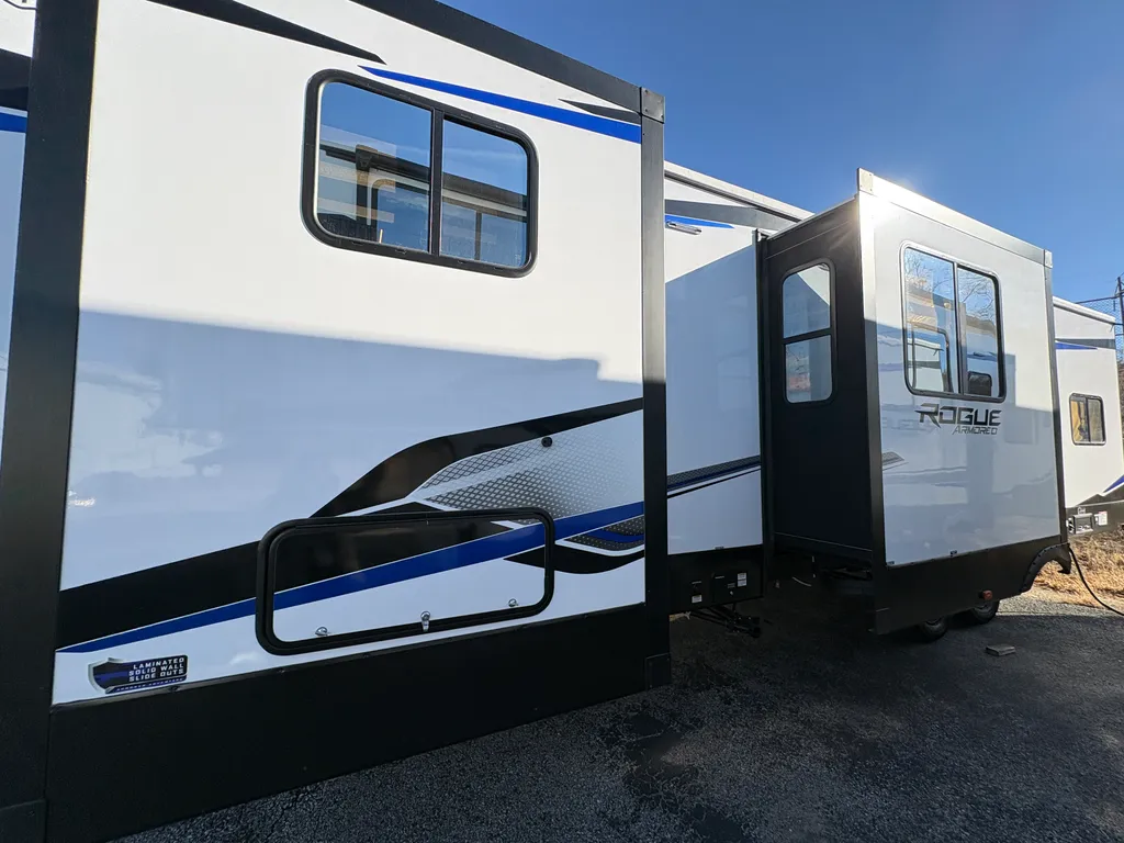 2026 Forest River Vengeance Rogue Armored 32L132, Photos photo 4
