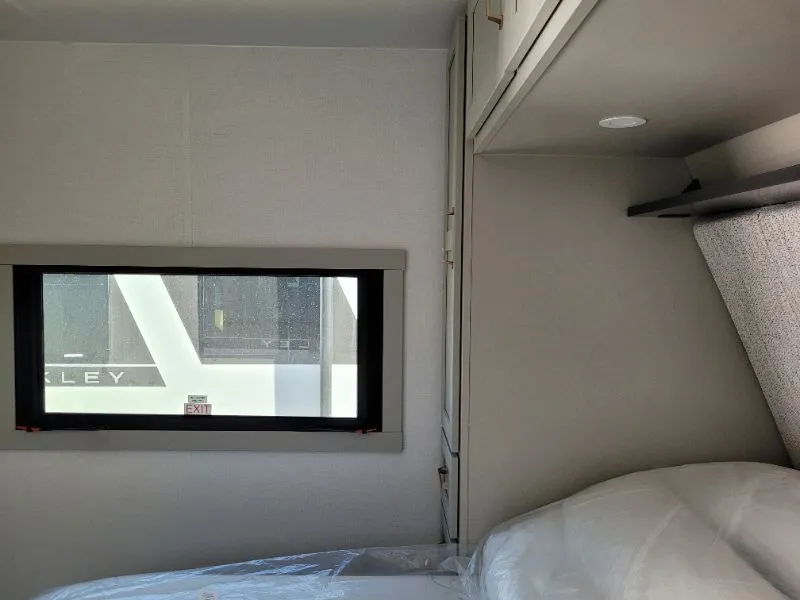 2026 Brinkley Model Z AIR 297, Photos photo 20