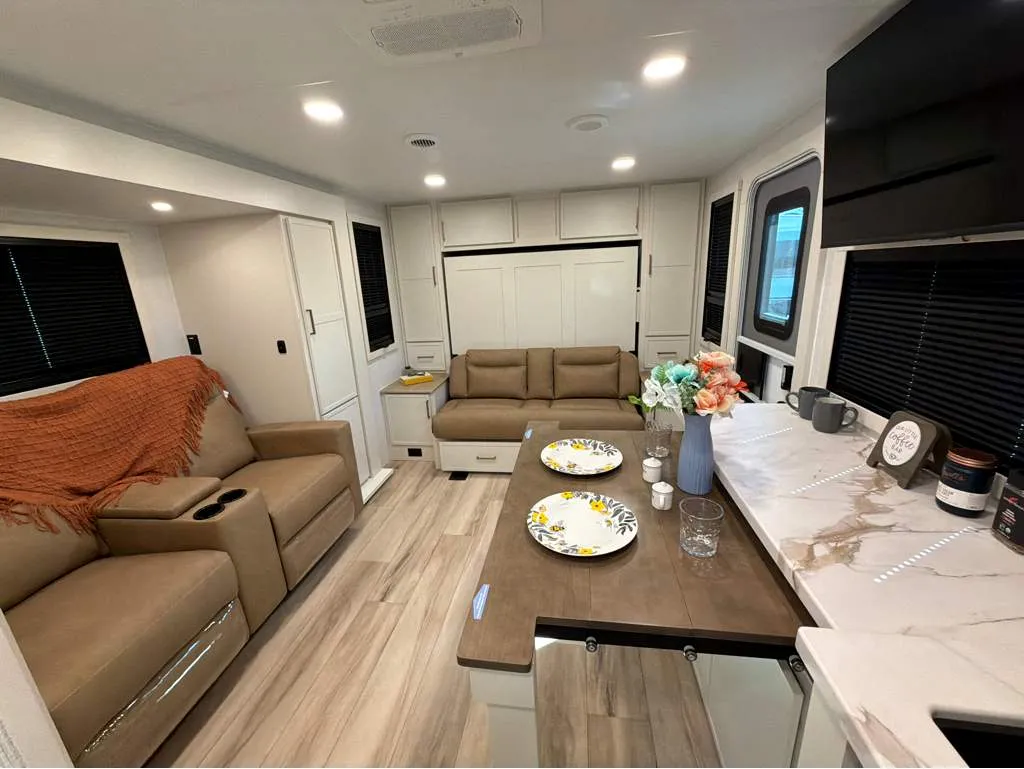 2026 Brinkley Model Ix 20X, Photos photo 6