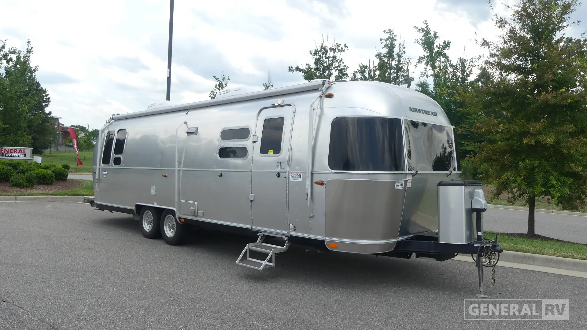2018 Airstream International Serenity 30RB - Photo 2