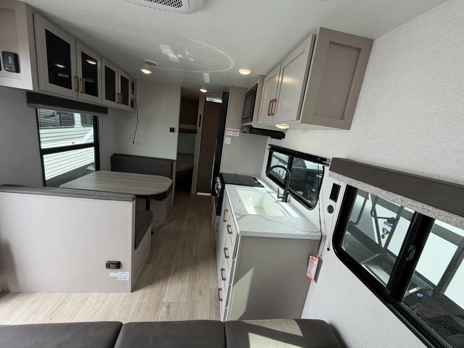 2027 Jayco Jay Flight SLX 260BH - Photo 4