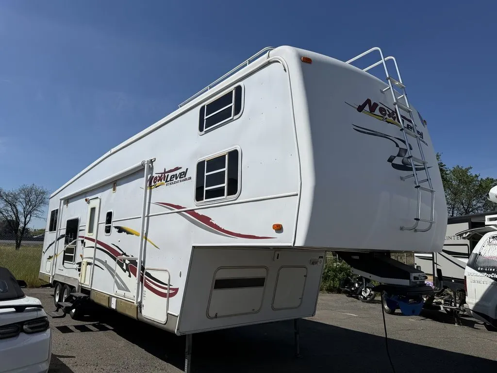 2005 HOLIDAY RAMBLER NEXT LEVEL 37CK - Main photo