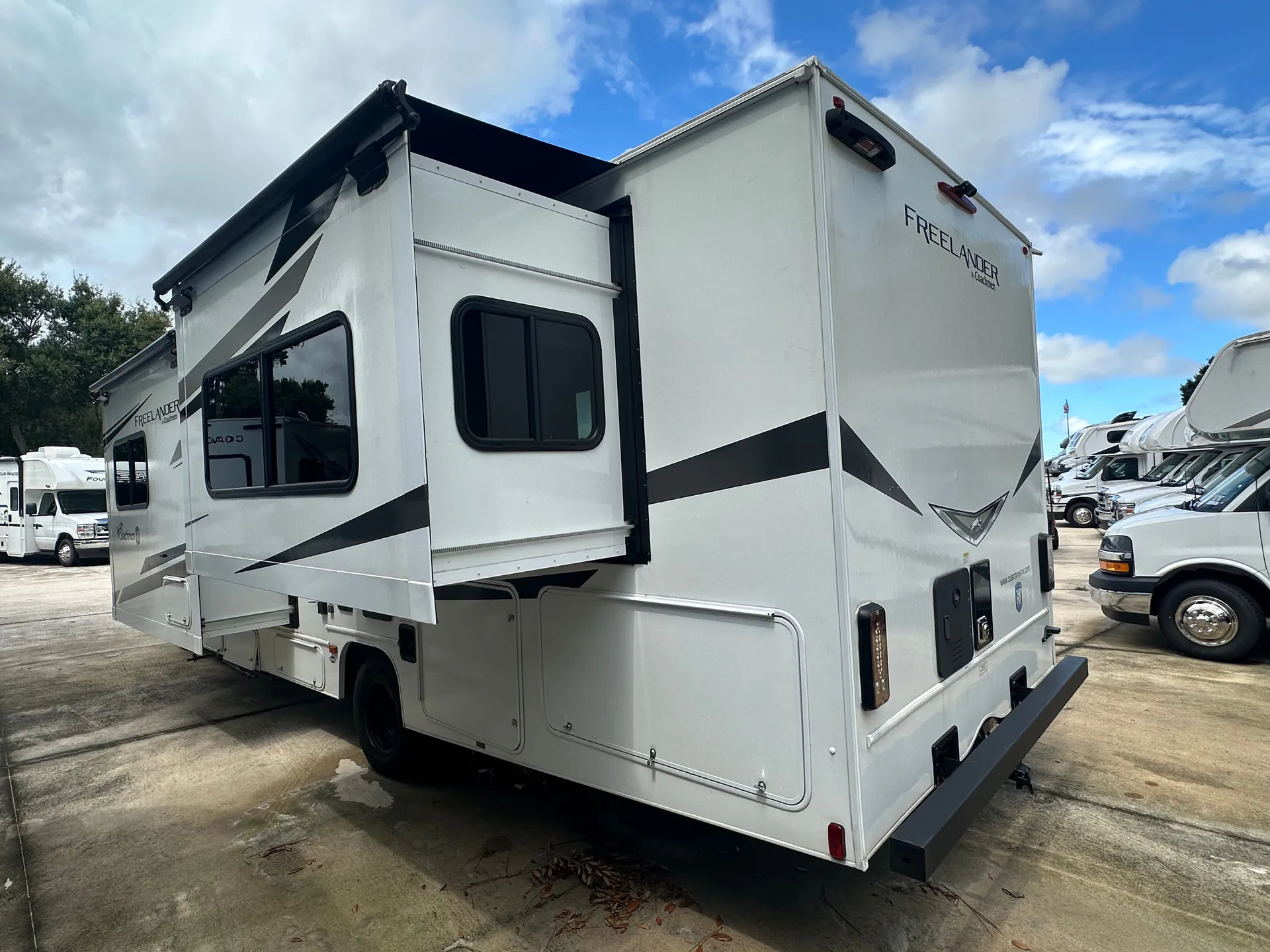 2025 Coachmen Freelander 29KB - Photo 4