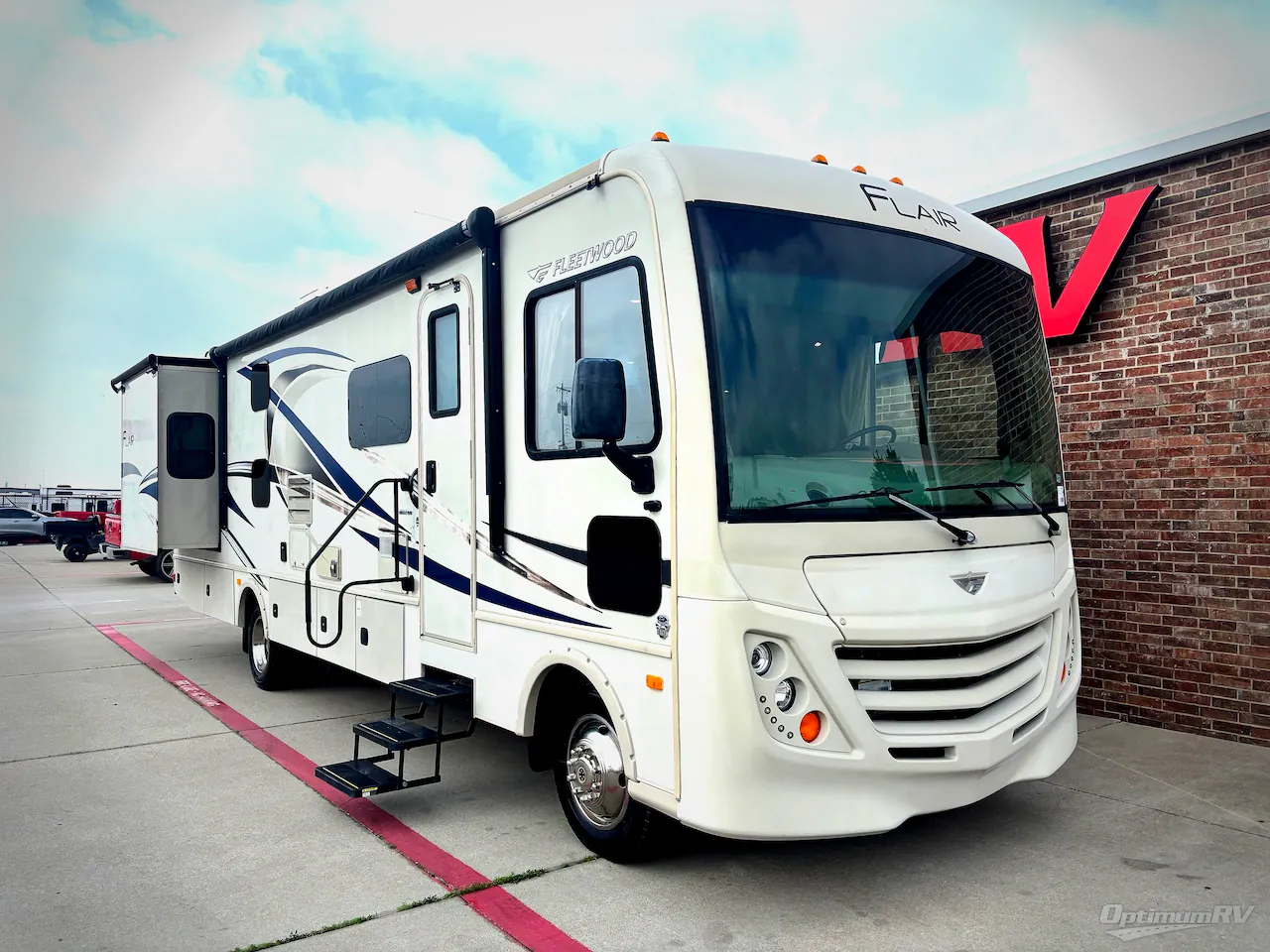 2017 Fleetwood Flair LXE 31B - Photo 2