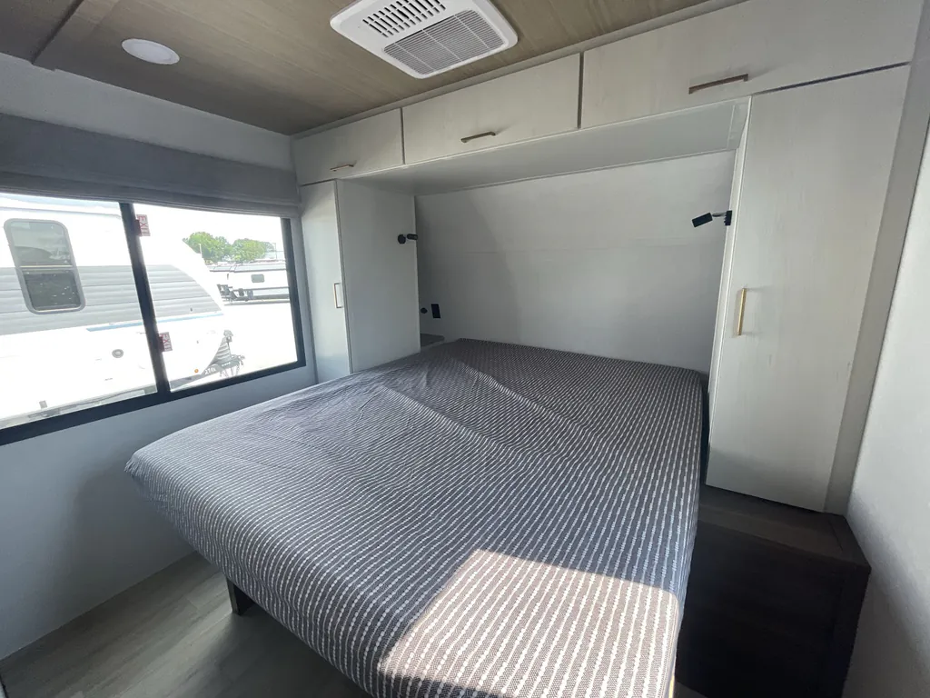 2027 Forest River Vibe 3400BH, Photos photo 34