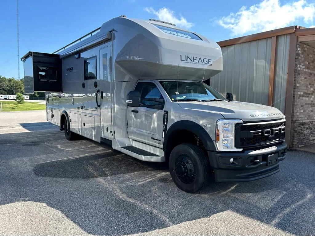 2026 Grand Design Lineage Series F 31ZW - Photo 2