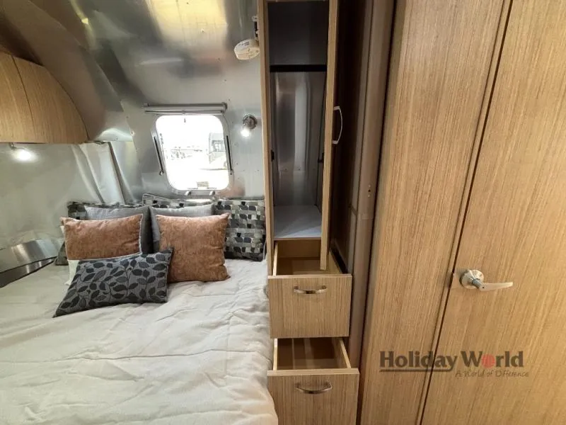 2020 Airstream Flying Cloud 25FB - Photo 3
