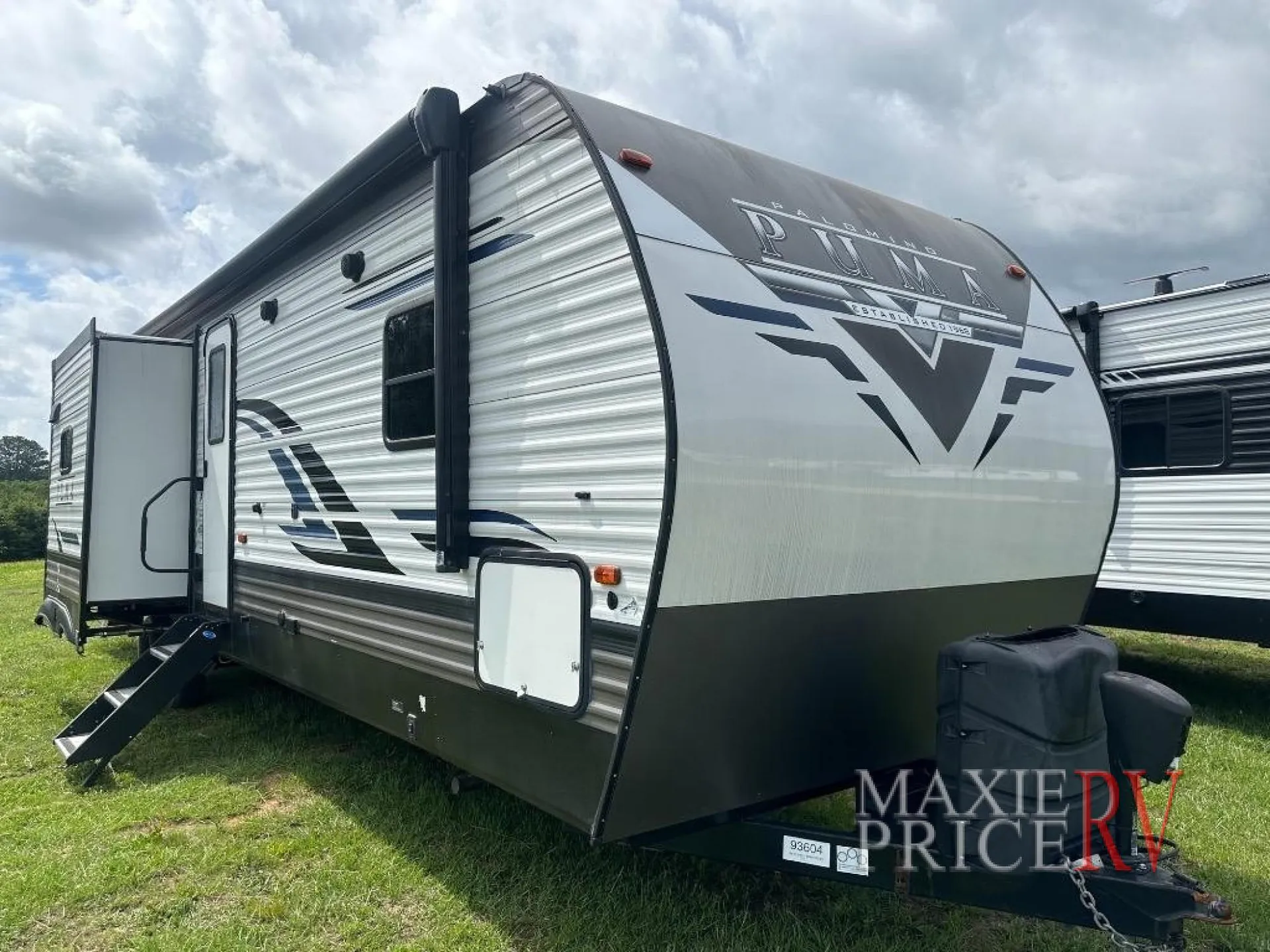 2022 Palomino Puma 32BH2B - Photo 2
