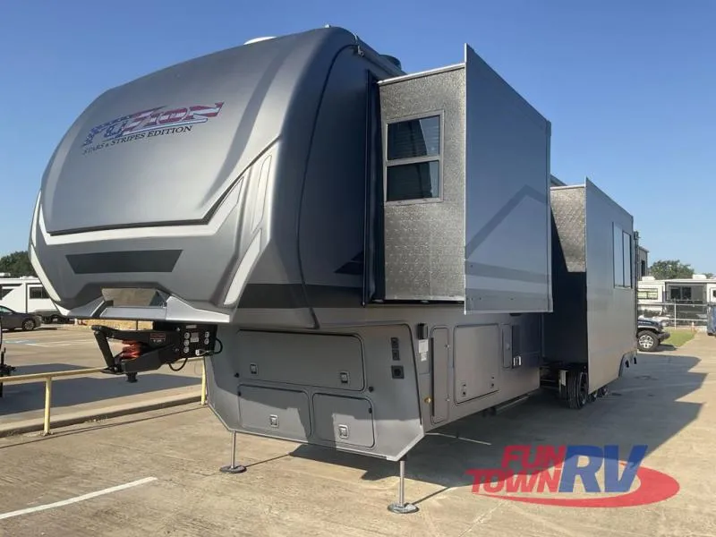 2025 Keystone RV Fuzion New    440 - Photo 3