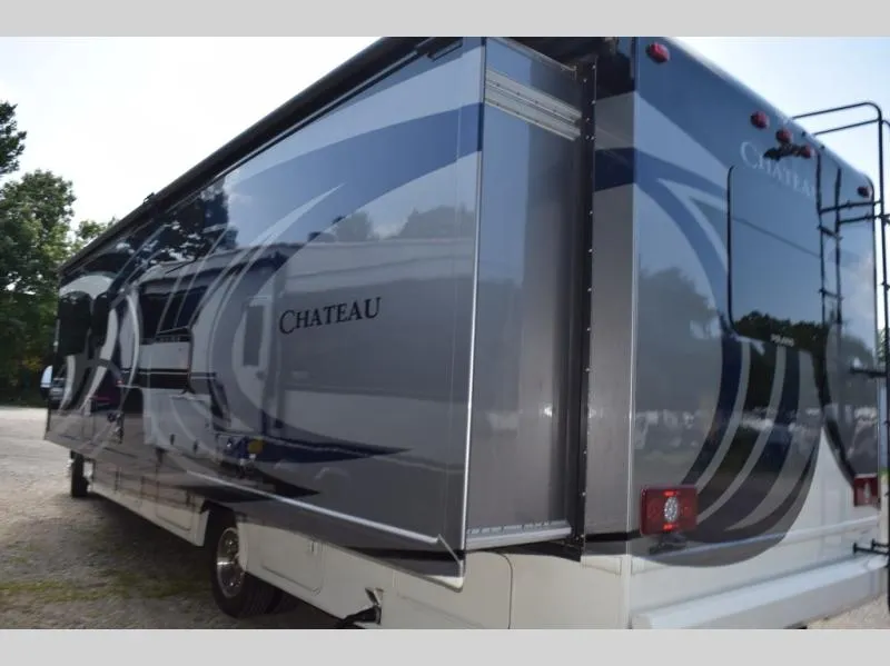 2015 Thor Motor Coach Chateau Super C 35SB - Photo 4